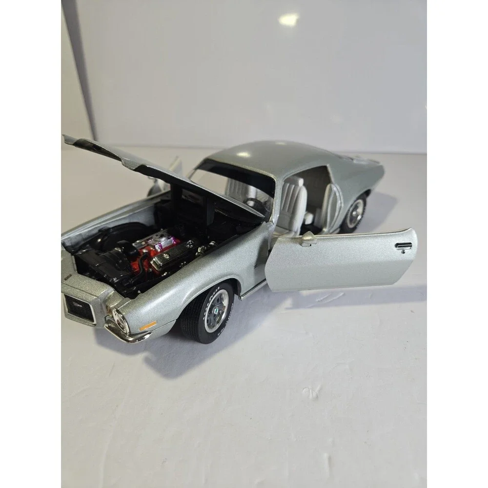 1/18 Scale Chevrolet Camaro Z28 - Fast Times at Ridgemont High - Silver Diecast